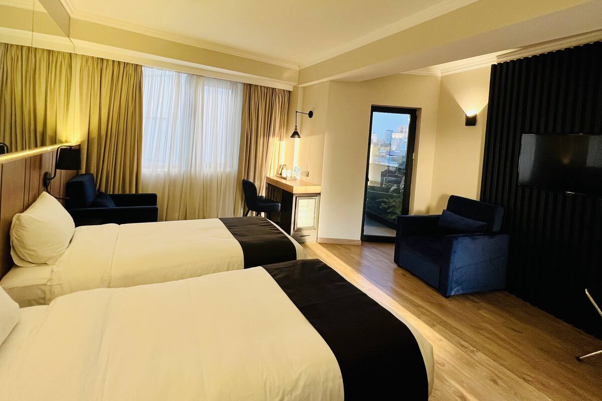 Deluxe Twin Room | In-room safe, soundproofing, iron/ironing board, free WiFi