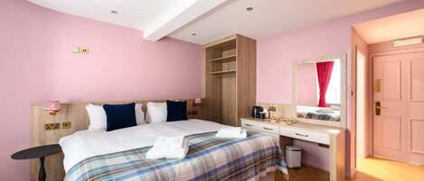 1 bedroom, iron/ironing board, travel crib, WiFi