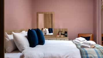 1 chambre, fer et planche à repasser, lit de bébé portatif, Wi-Fi