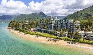 On the beach - Beachfront Condo w/ Amazing View (Hauula)