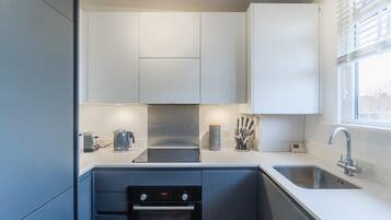 Réfrigérateur, four, grille-pain