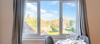 Racing Royalty: 2-Bed, Ascot, Parking By Tempstay