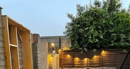 Central Windsor Modern Garden Flat, Walk 2 Sights