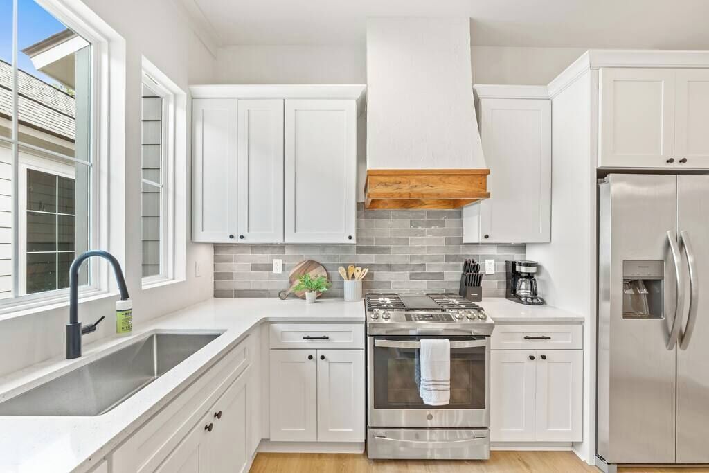 New 3BR Cottage w/ Garage & King Bed