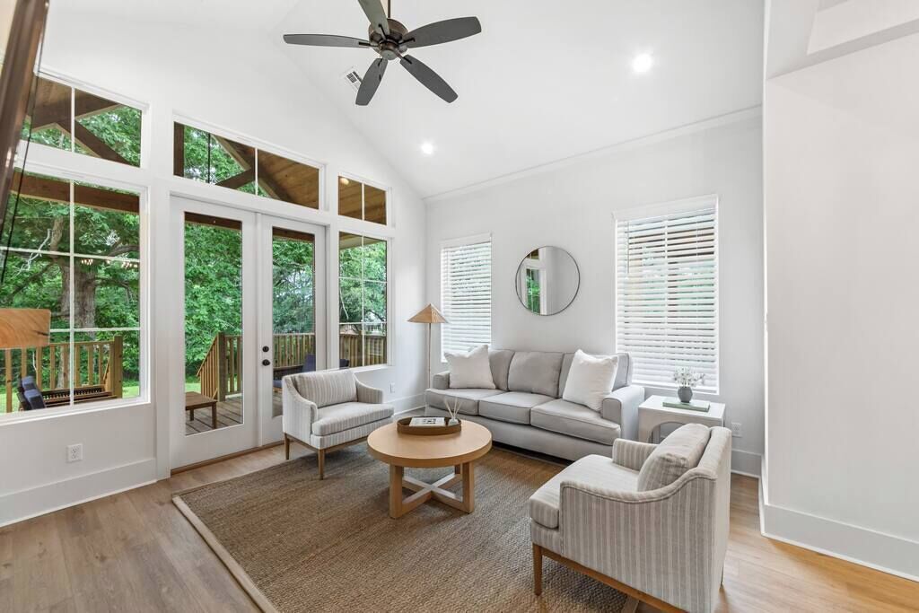 New 3BR Cottage w/ Garage & King Bed