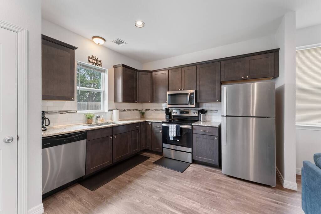 The Downtown Den Summ