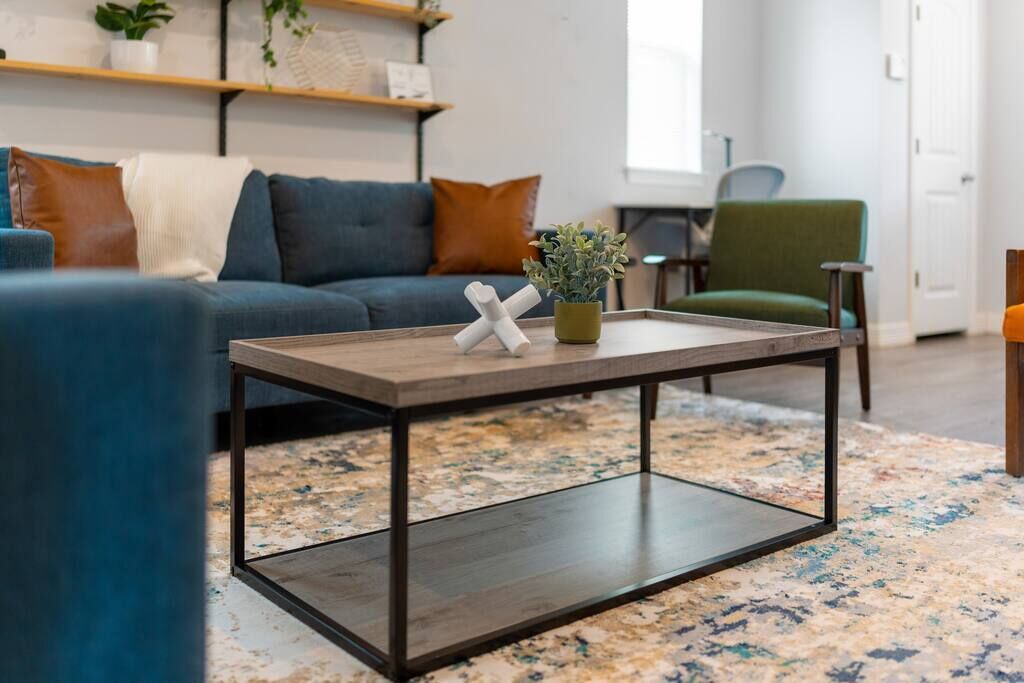 The Downtown Den Summ