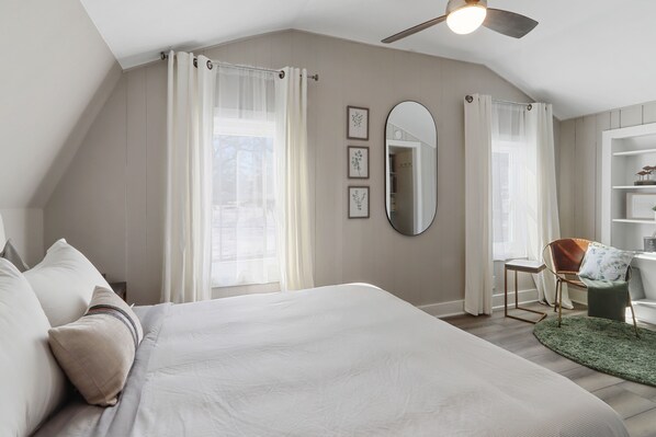 3 bedrooms, desk, iron/ironing board, free WiFi