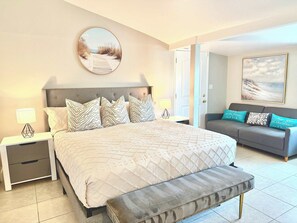 5 bedrooms, desk, iron/ironing board, travel crib