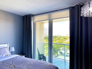 Room - Sunny Isles Beach (Sunny Isles Beach)