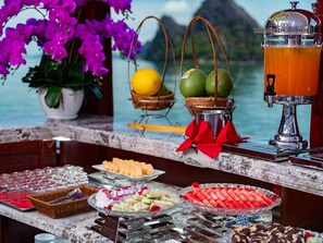Restaurant - Halong Diamond Cruises (Ha Long)