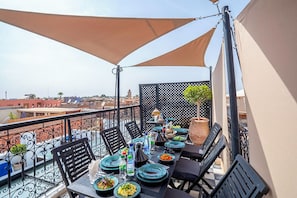 Free daily buffet breakfast  - Maison Solaneos (Marrakech)