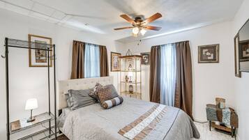 4 bedrooms, desk, iron/ironing board, travel crib