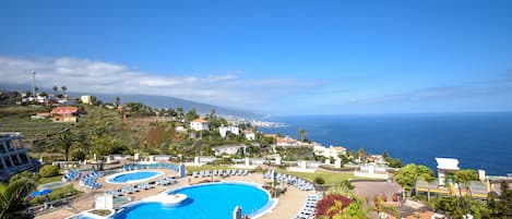 Superior Apartment, 1 Bedroom, Pool View | 1 bedroom, individually furnished, free WiFi, bed sheets