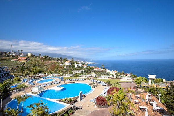 Superior Apartment, 1 Bedroom, Pool View | 1 bedroom, individually furnished, free WiFi, bed sheets