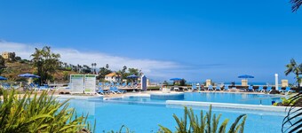 Coral La Quinta Park Suites