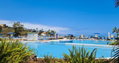 Coral La Quinta Park Suites