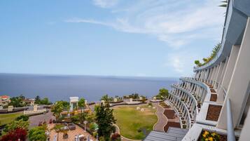 Superior Apartment, 1 Bedroom, Pool View | Property grounds