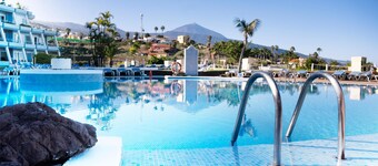 Coral La Quinta Park Suites