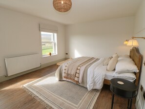 1 Schlafzimmer, individuell dekoriert, individuell eingerichtet
