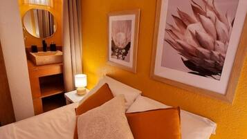 2 chambres, fer et planche Ă repasser, Wi-Fi gratuit, draps fournis