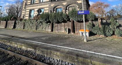 Königlicher Ausblick am Bahnhof Kruft (max. 6 Gäste) - Preise können abweichen!