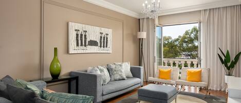 Departamento exclusivo | Área de sala de estar | Televisión de pantalla plana, Netflix y servicios de streaming