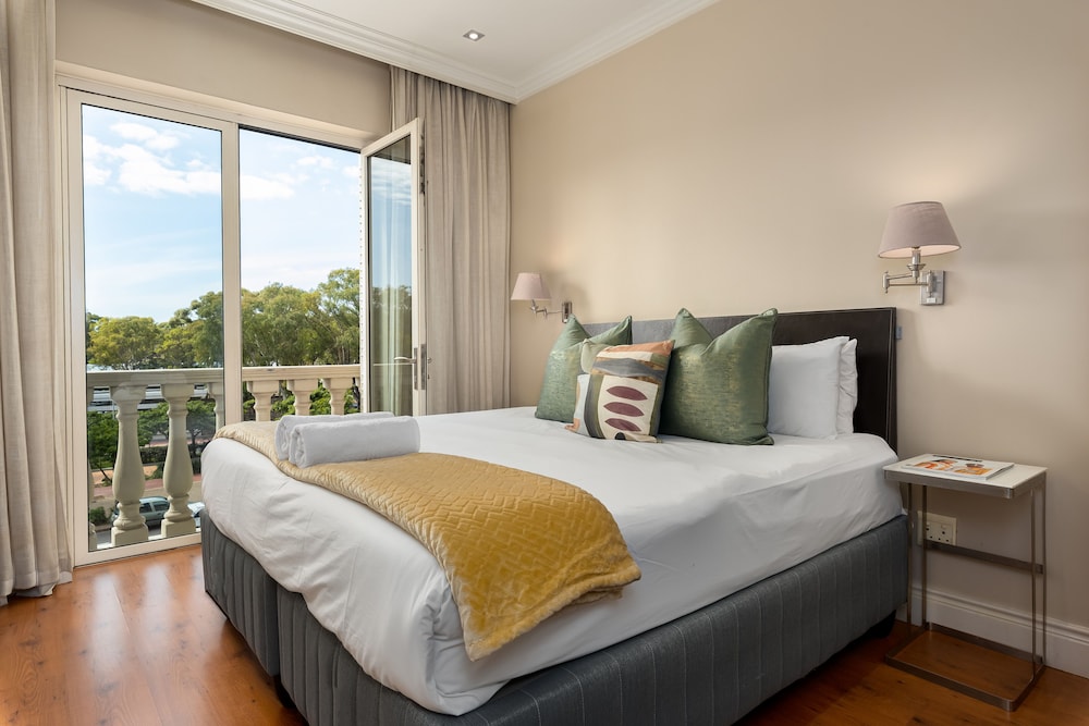 Cape Royale Luxury Suites by null