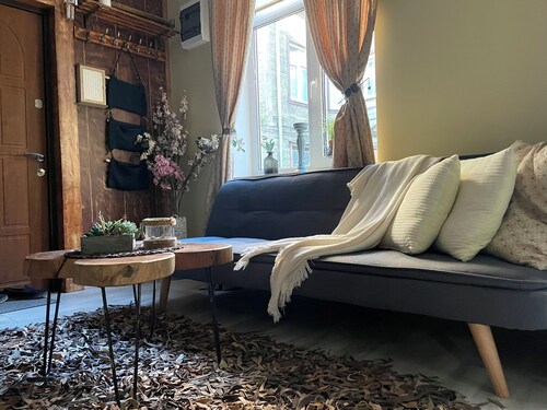 Exquisite 1Br/Ba Apt w/ Free Parking in Center