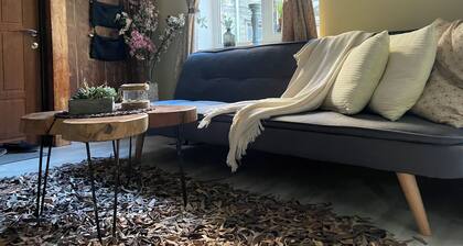 Exquisite 1Br/Ba Apt w/ Free Parking in Center