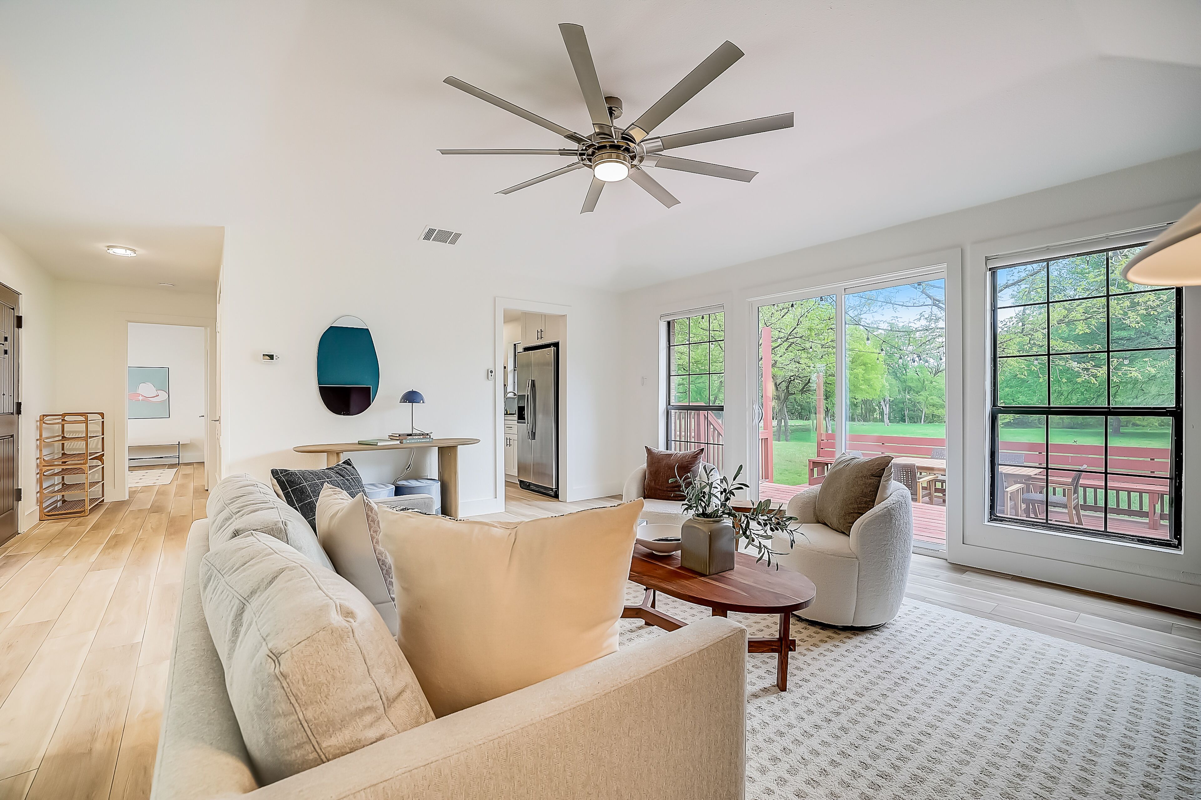 Spacious dog-friendly home with gas grill, patio, W/D, & kitchen - large yard