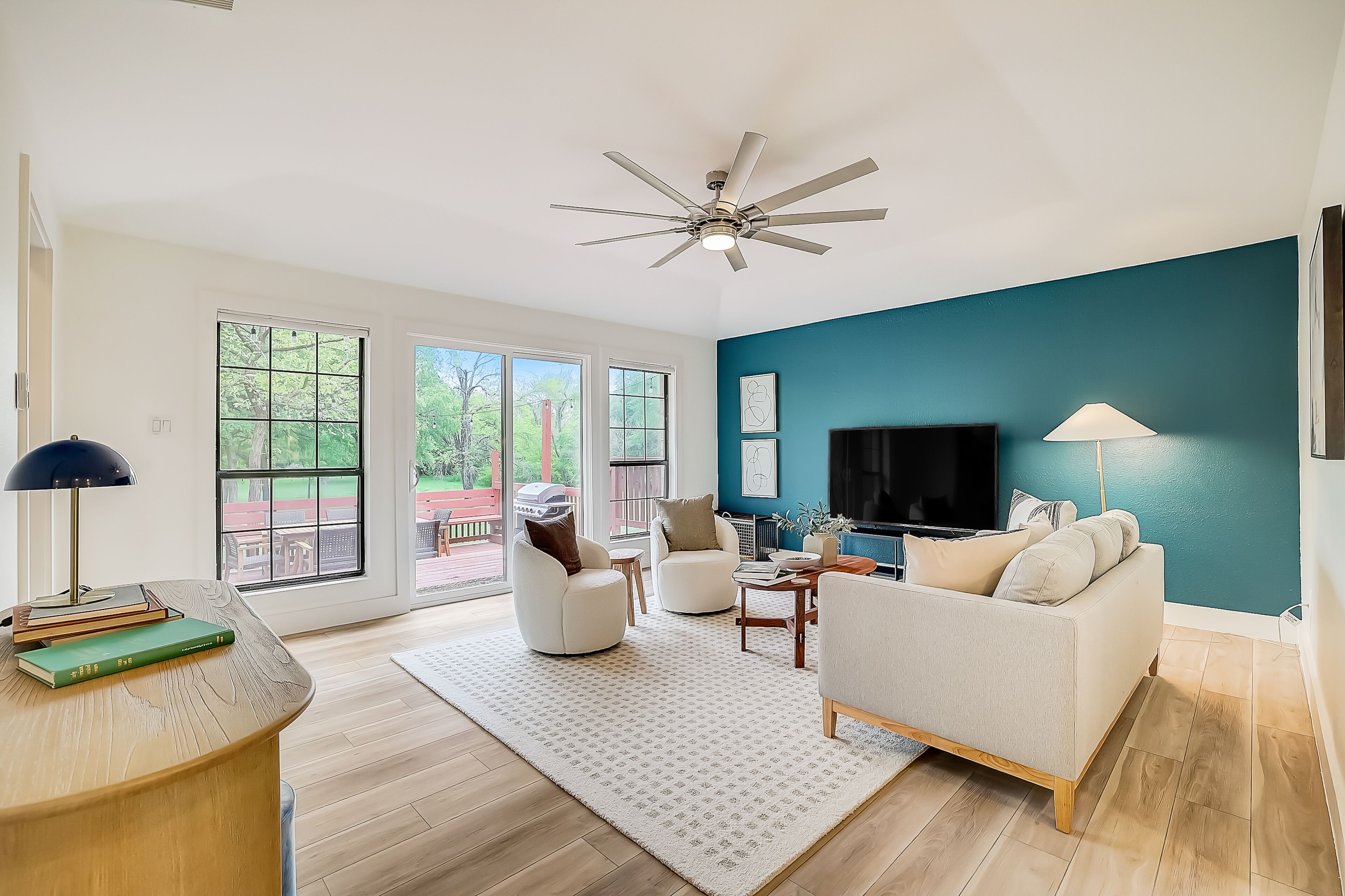 Spacious dog-friendly home with gas grill, patio, W/D, & kitchen - large yard