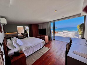 Premium bedding, pillow-top beds, free minibar items, in-room safe - Duke Beach Hotel & SPA Maresias (São Sebastião)