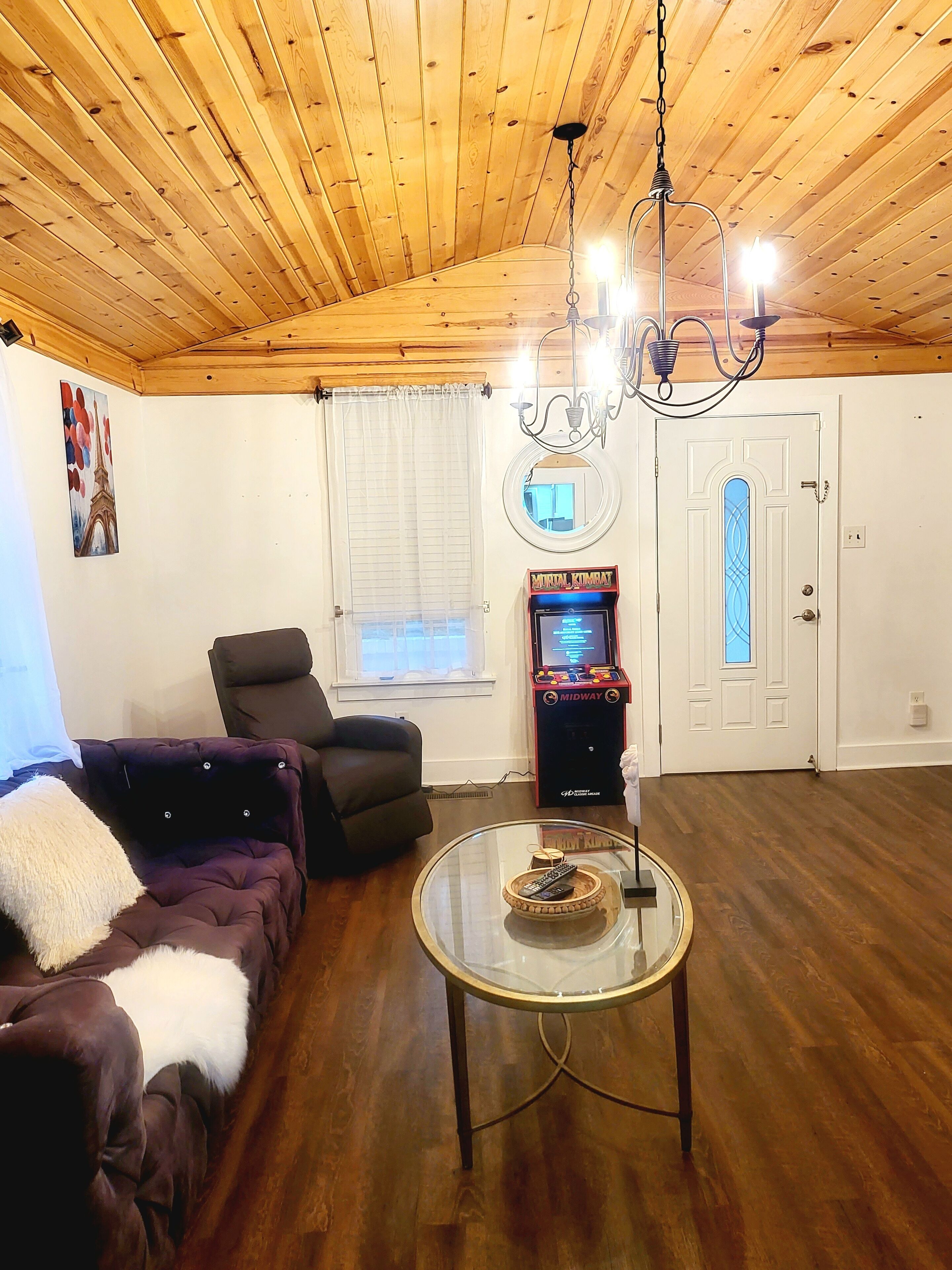 Luxury Playland of Newnan- Arcade Game/PETS & LONGER TERM STAYS WELCOMED!