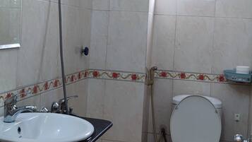 Free toiletries, slippers, bidet, towels