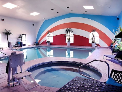 Your Home Base for Adventure in Arizona's High Desert! W/ Indoor Pool & Hot Tub!