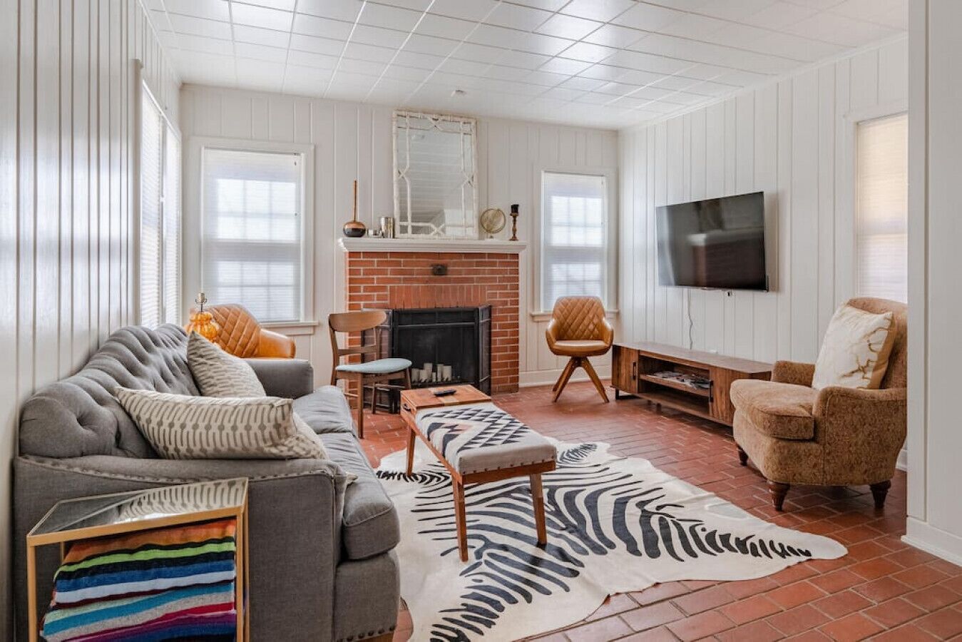 Celebrity Stay - 3BR/2BA - Eclectic Look and Feel