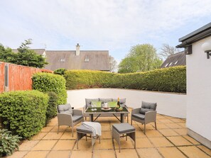 Cottage | Outdoor dining