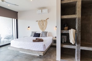 Premier Apartment | 1 bedroom, iron/ironing board, free WiFi