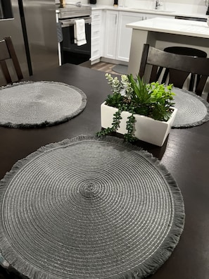 Dining - A small home for a small family (Phoenix)