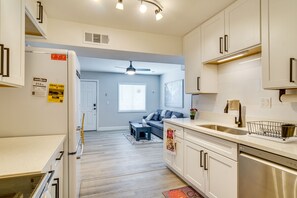 Refrigerador, microondas, parrilla de estufa y lavavajillas 