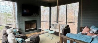 3BD 2BA Sleeps 9 Private Lot. Golfcart to Lake, Swimming Pool, Weight Room.