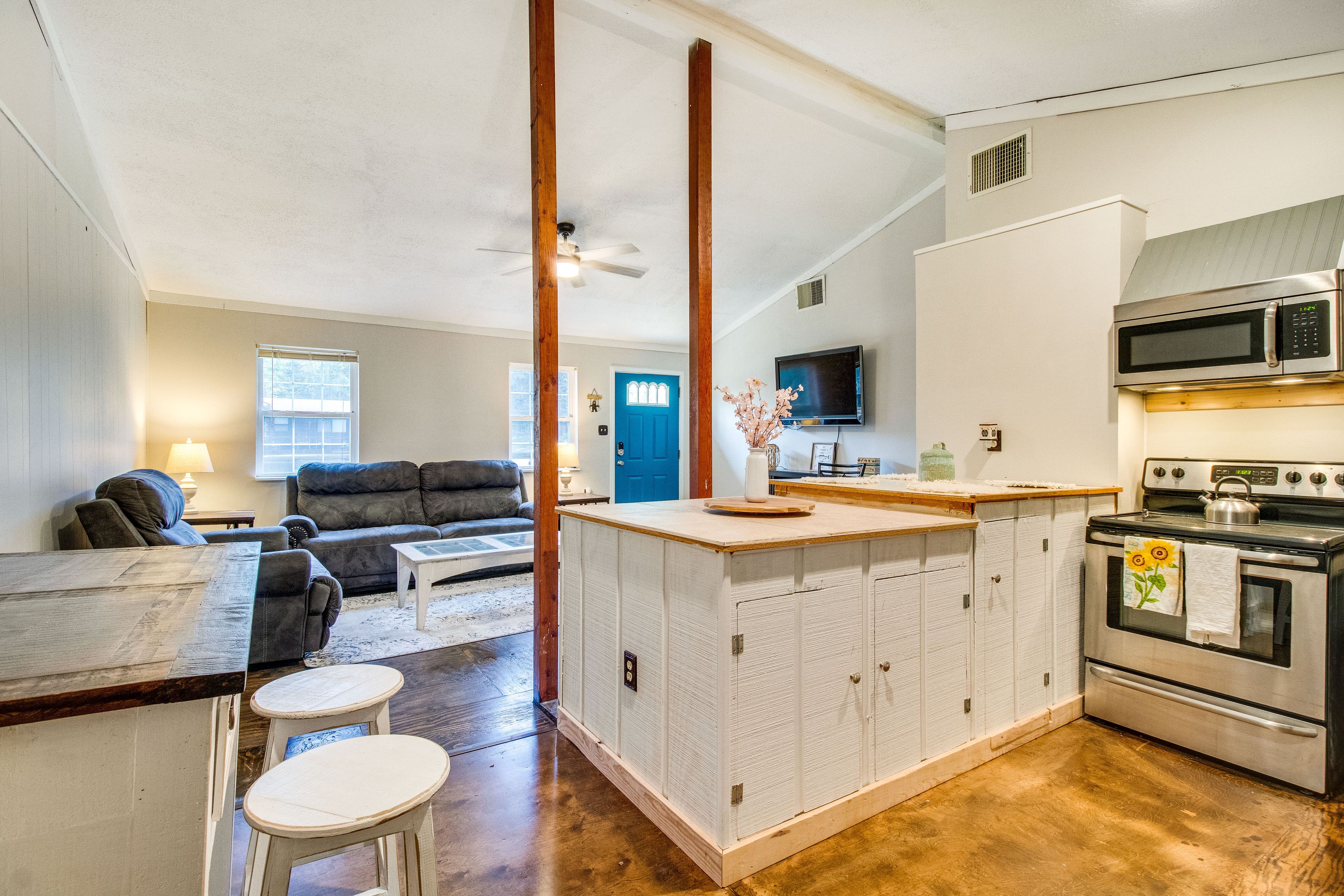 Arkansas Vacation Rental < 1 Mi to Norfork Lake