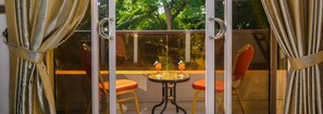 Executive Double Room | Terrace/patio - Pereybere Suites and Penthouses (Grand-Baie)