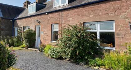 Owl Cottage, in Rural Farm Location with Games Room