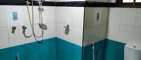 مناشف، صابون، شامبو