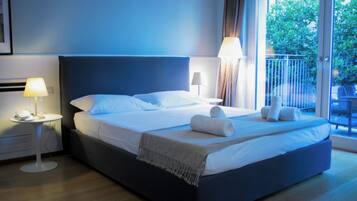 Bureau, fer et planche à repasser, Wi-Fi gratuit, draps fournis