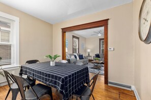 Maison Confort | Restauration dans la chambre