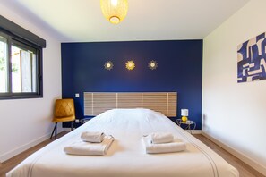 4 bedrooms, iron/ironing board, free WiFi, bed sheets