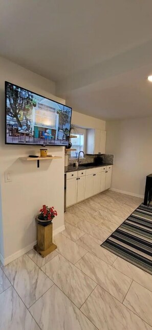 Interior - Suncoast Sunsets C. (Sarasota)